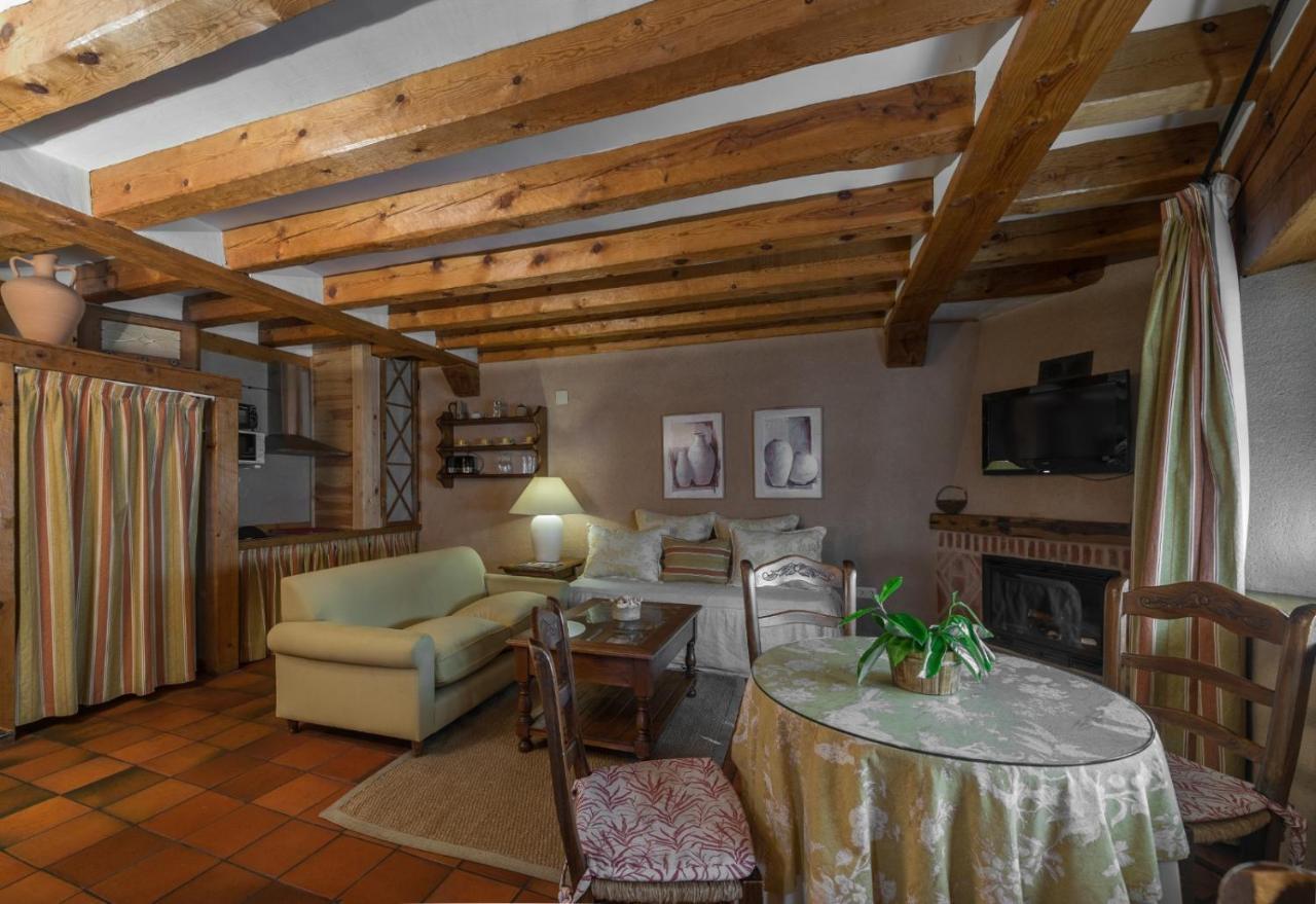 Apartamentos Lobiche Navafría Εξωτερικό φωτογραφία