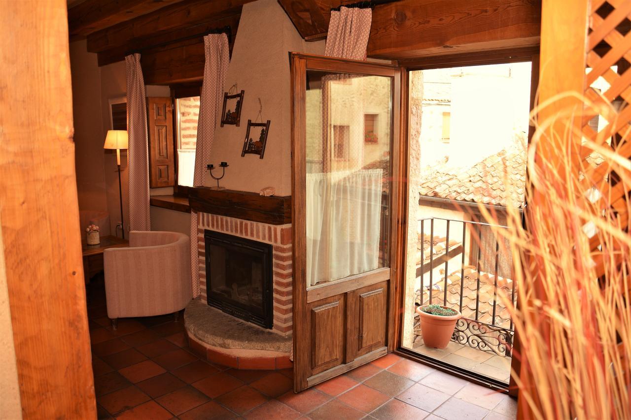 Apartamentos Lobiche Navafría Εξωτερικό φωτογραφία